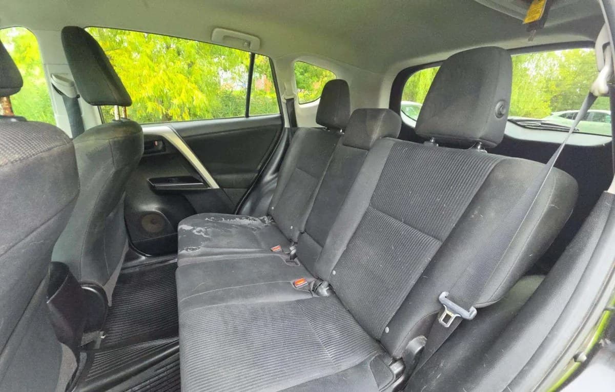 2018 TOYOTA RAV4 LE 7