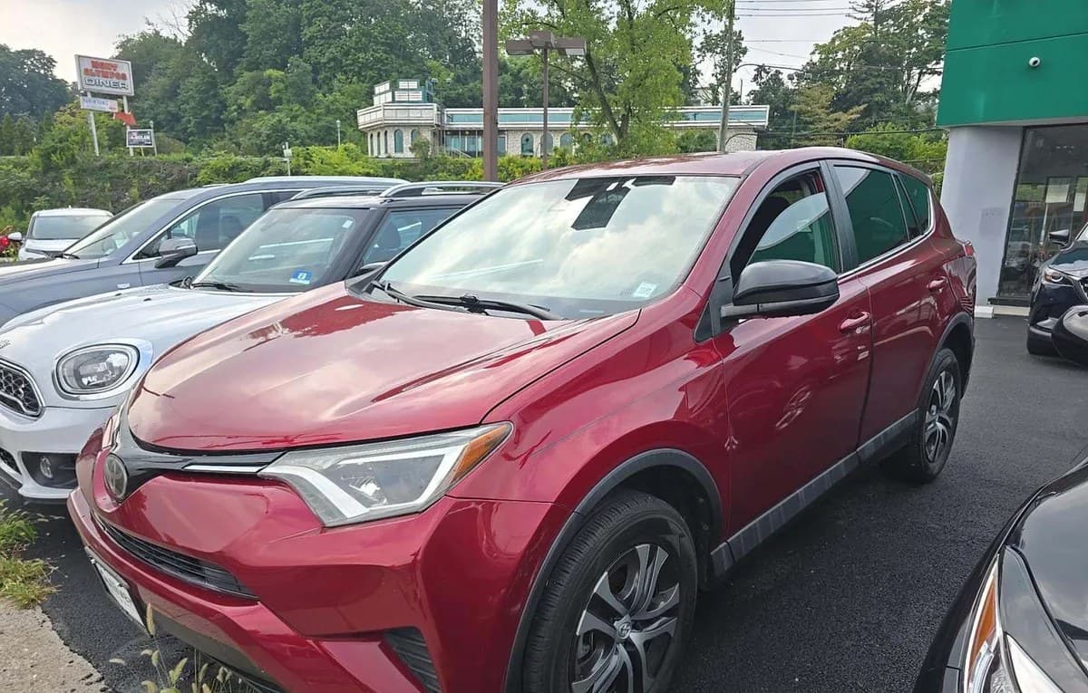 2018 TOYOTA RAV4 LE 2