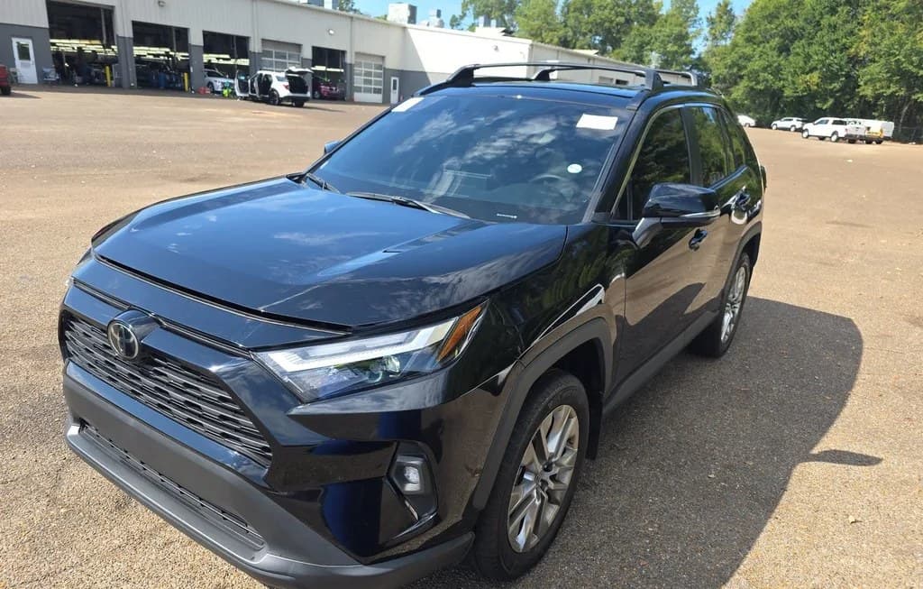 2025 TOYOTA RAV4 XLE PREMIUM