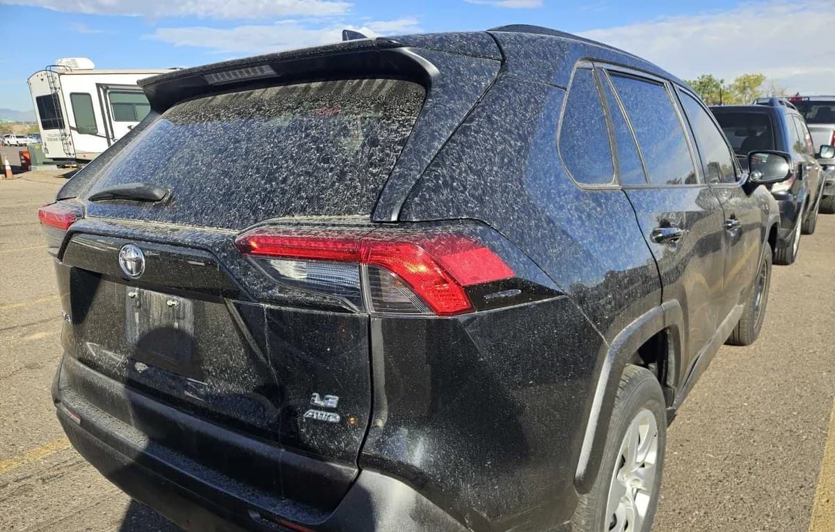 2020 TOYOTA RAV4 LE 3