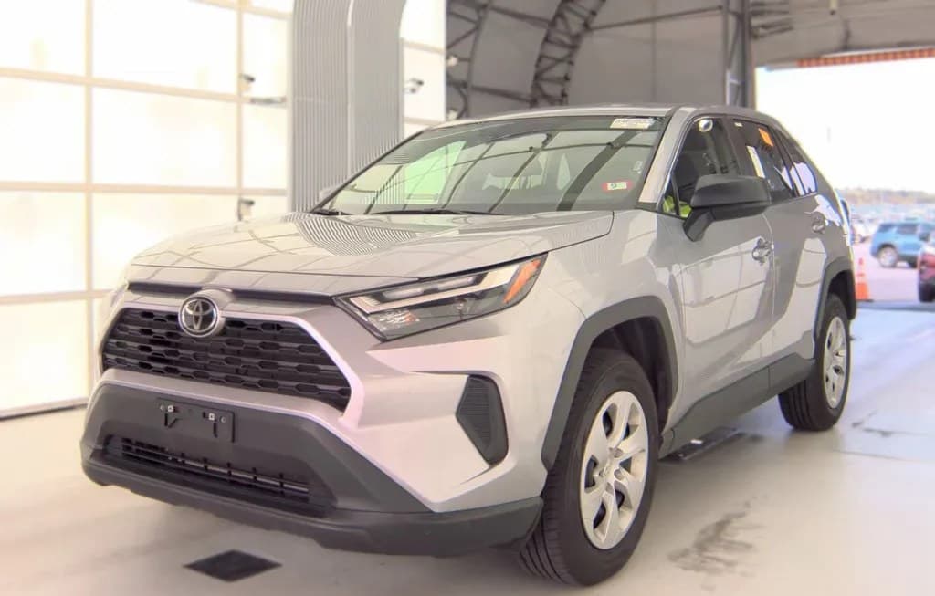 2025 TOYOTA RAV4 LE