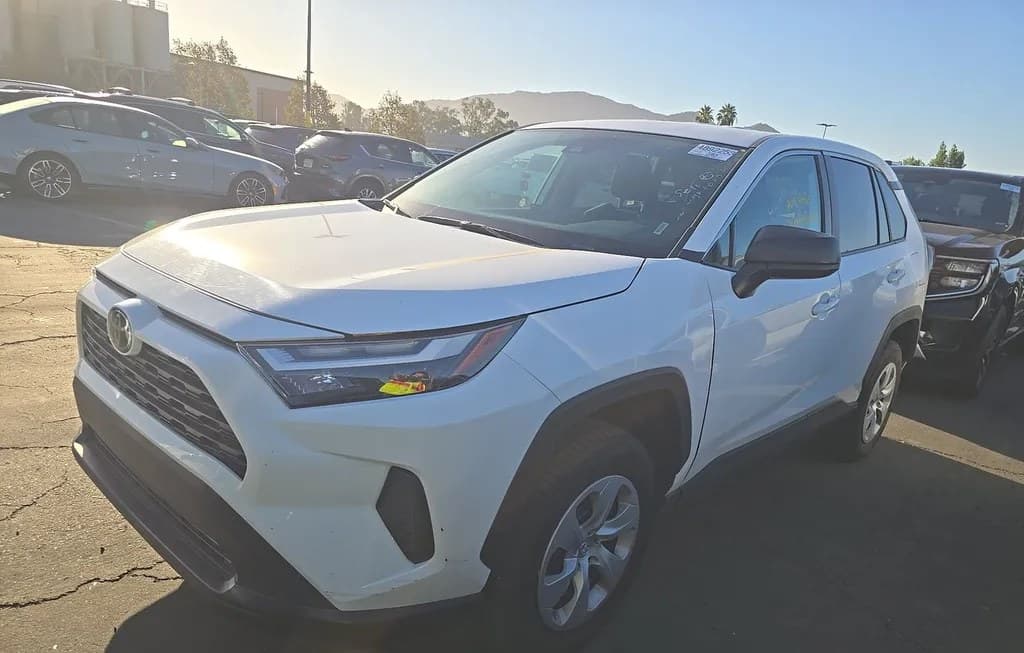 2025 TOYOTA RAV4 LE