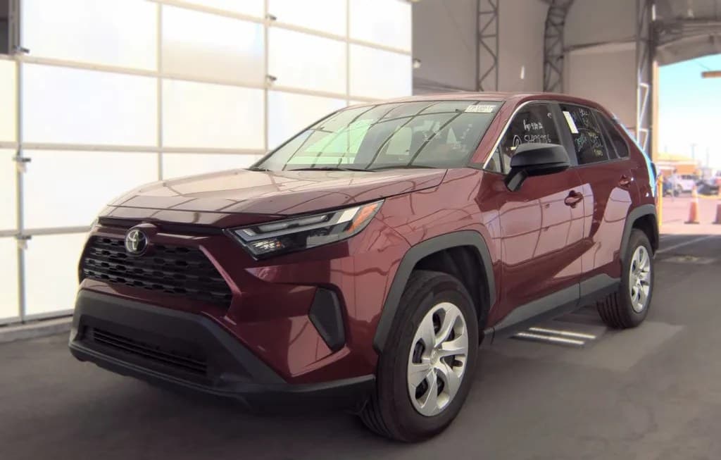 2025 TOYOTA RAV4 LE