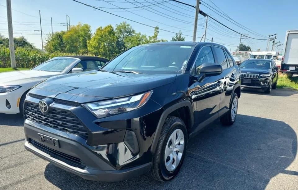 2025 TOYOTA RAV4 LE