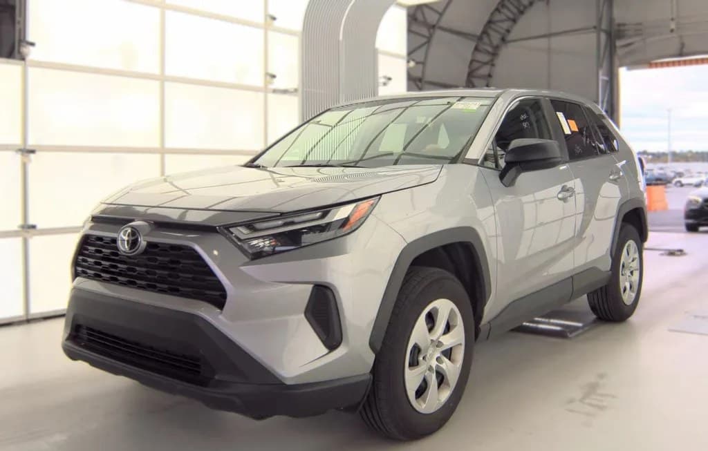 2025 TOYOTA RAV4 LE