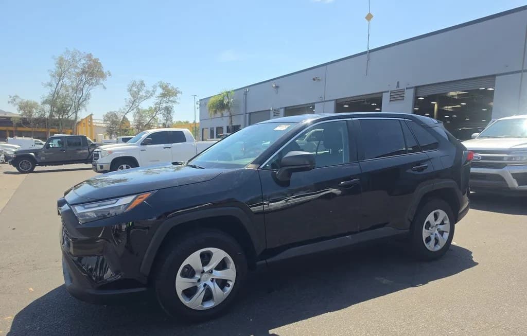 2024 TOYOTA RAV4 LE