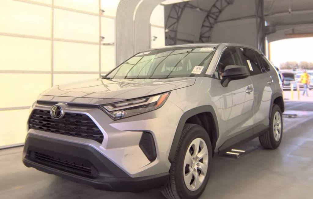 2025 TOYOTA RAV4 LE