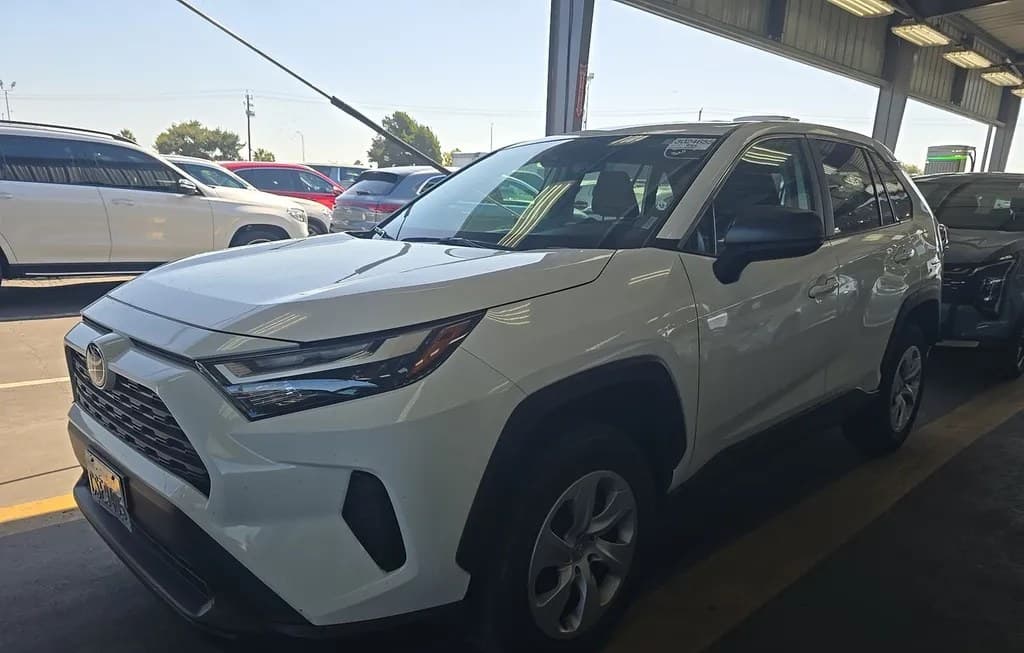 2025 TOYOTA RAV4 LE
