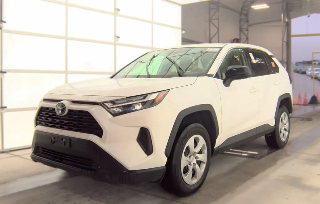 2025 TOYOTA RAV4 LE