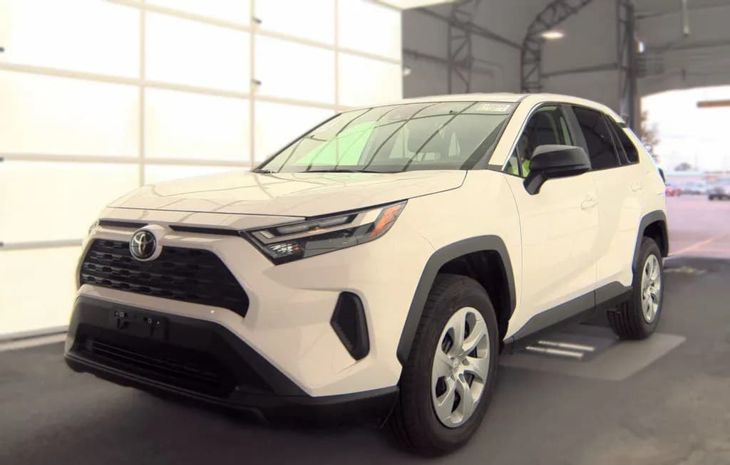 2025 TOYOTA RAV4 LE