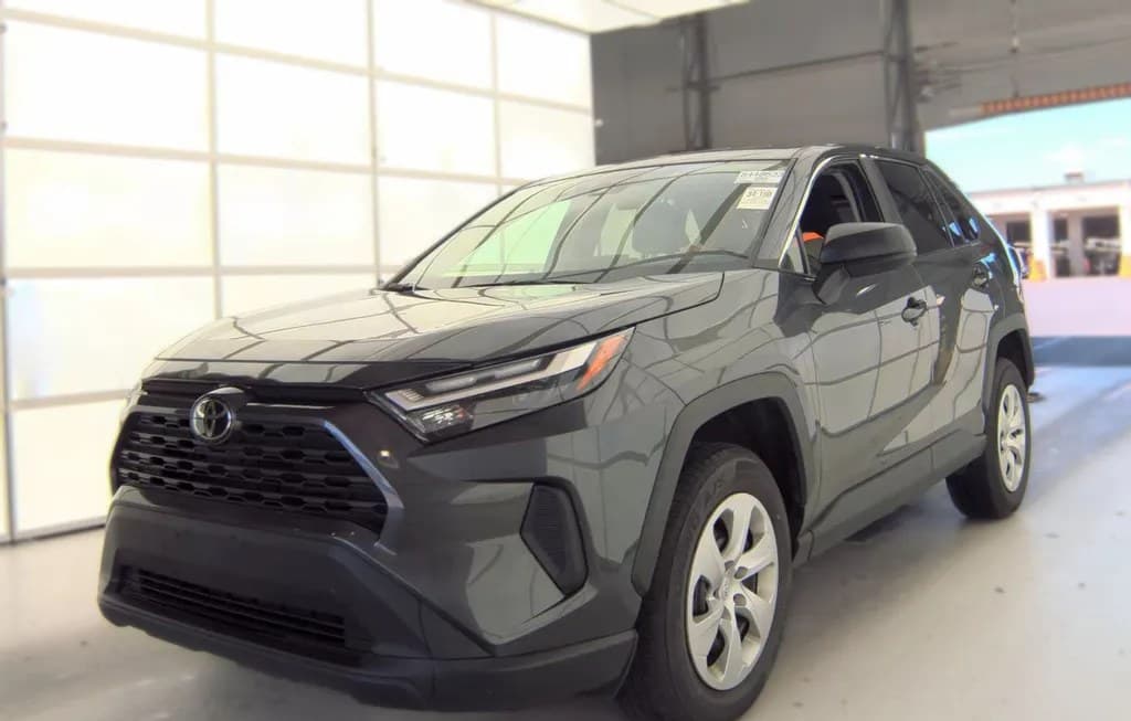 2025 TOYOTA RAV4 LE