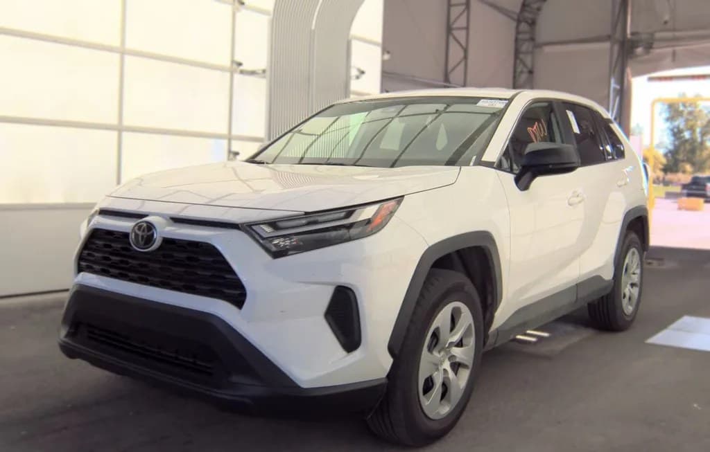 2025 TOYOTA RAV4 LE