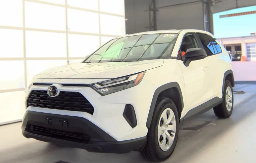 2025 TOYOTA RAV4 LE
