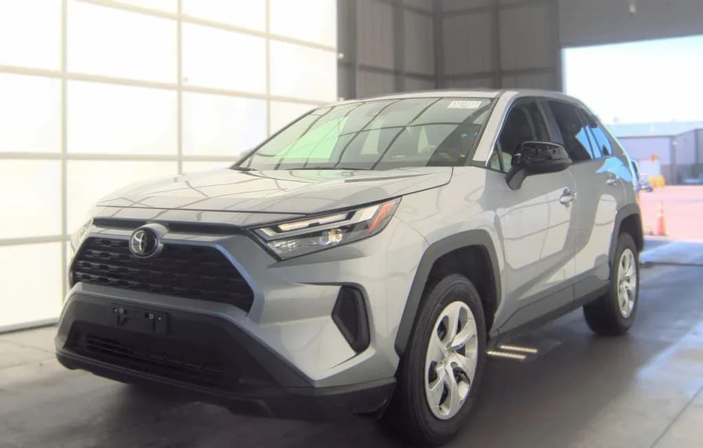 2025 TOYOTA RAV4 LE