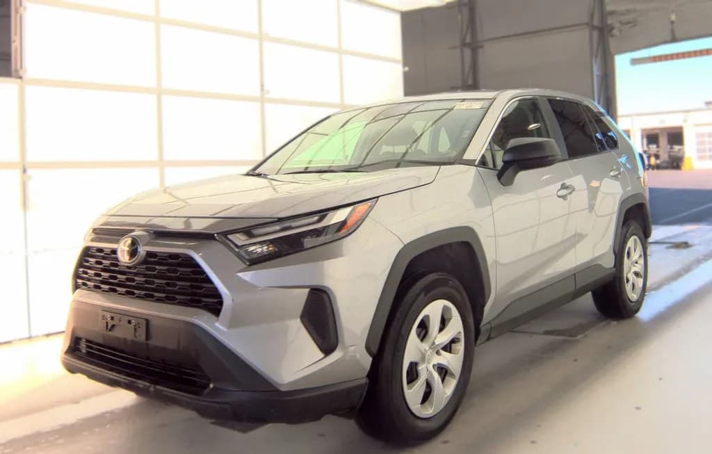 2025 TOYOTA RAV4 LE