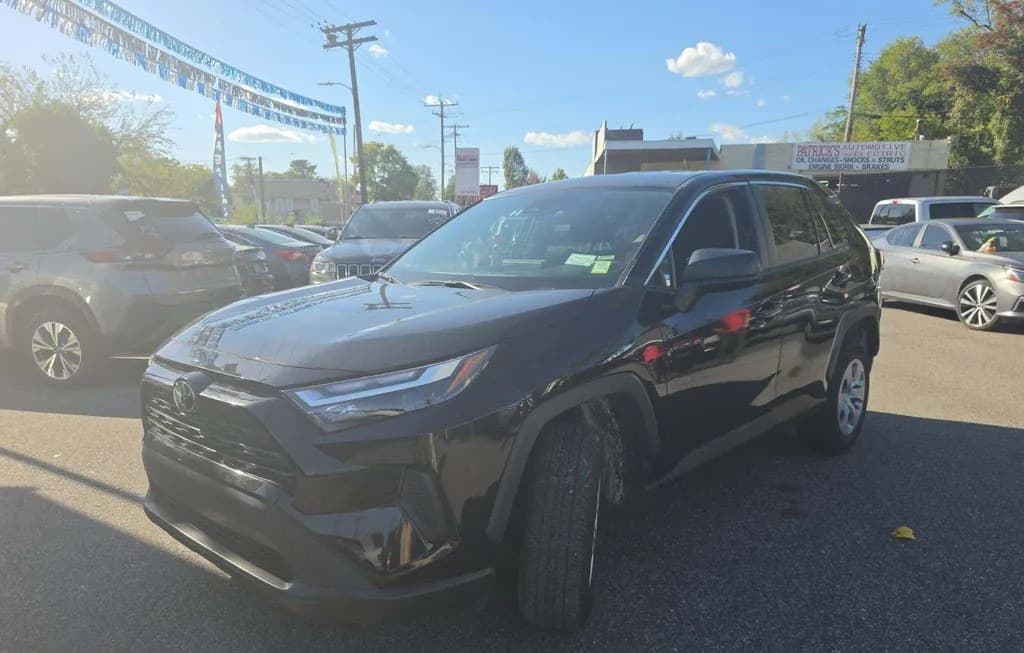 2025 TOYOTA RAV4 LE