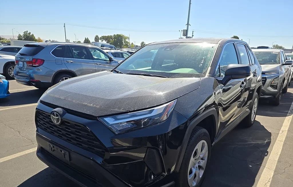 2025 TOYOTA RAV4 LE