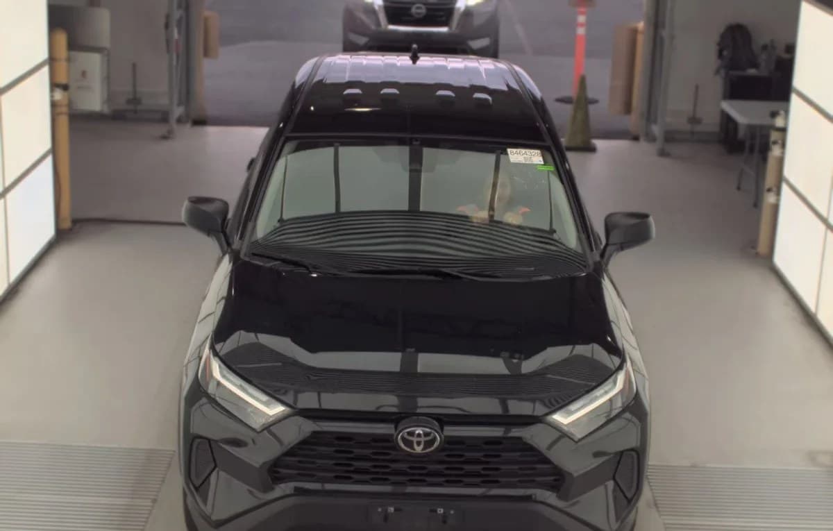 2024 TOYOTA RAV4 LE 3