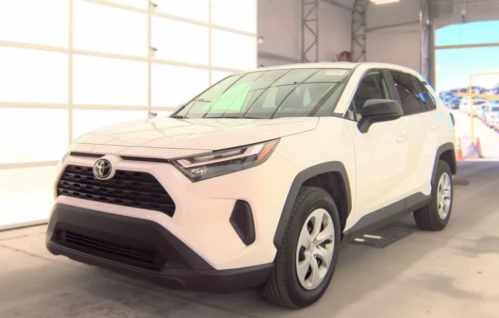 2025 TOYOTA RAV4 LE