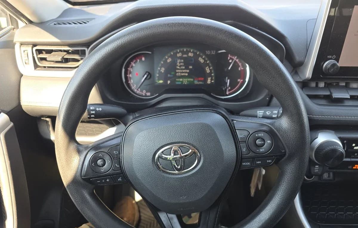2024 TOYOTA RAV4 LE 7