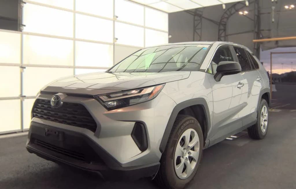 2025 TOYOTA RAV4 LE