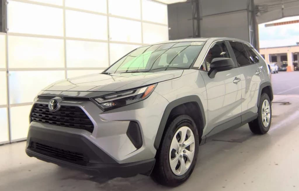 2025 TOYOTA RAV4 LE