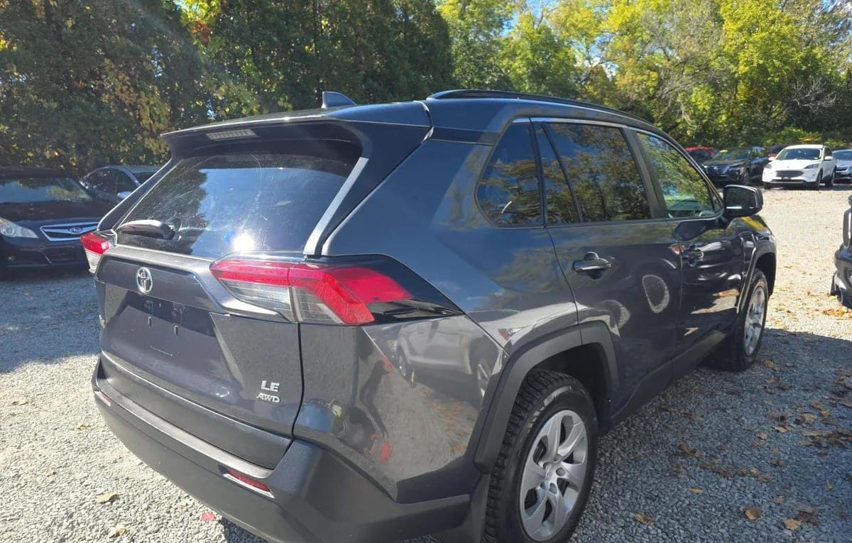 2019 TOYOTA RAV4 LE 4