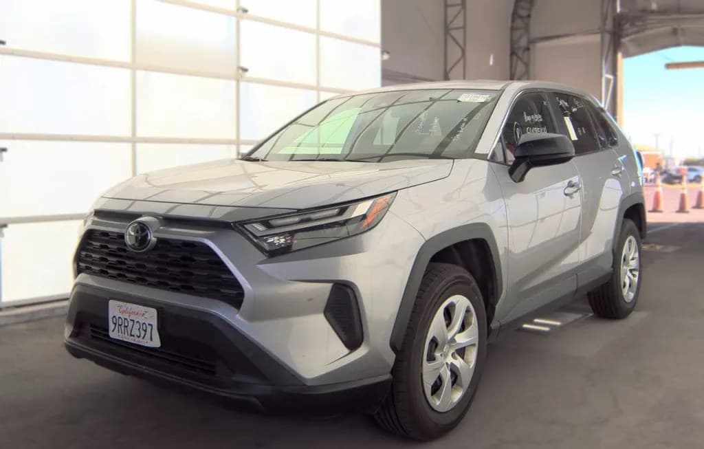 2025 TOYOTA RAV4 LE