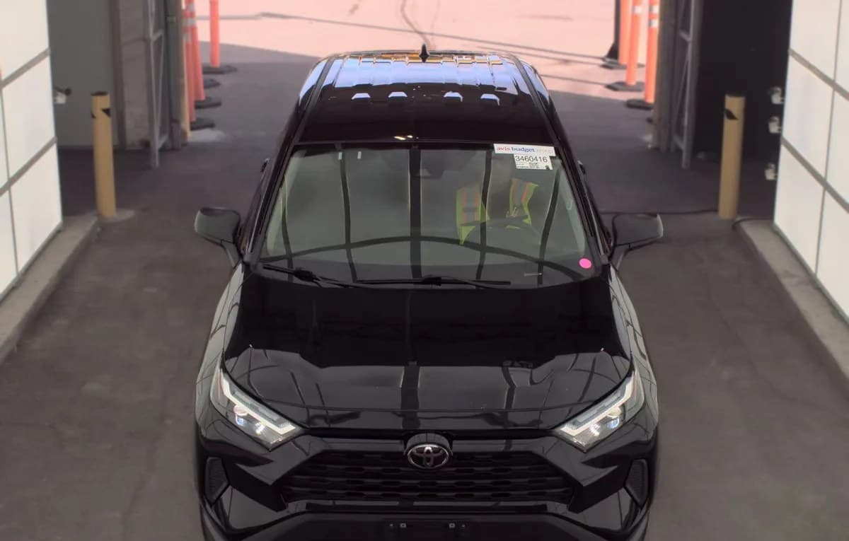 2025 TOYOTA RAV4 LE 3