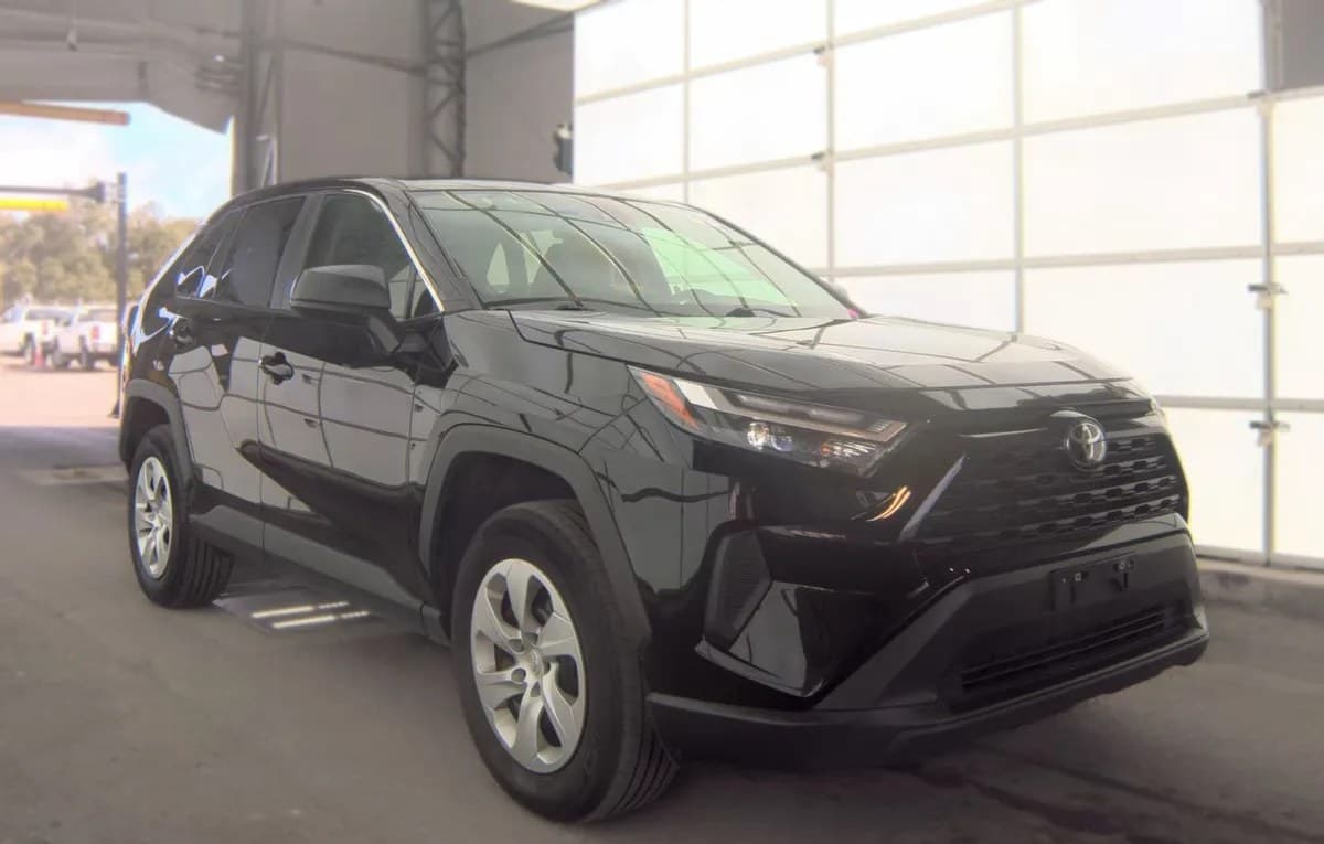 2025 TOYOTA RAV4 LE 4
