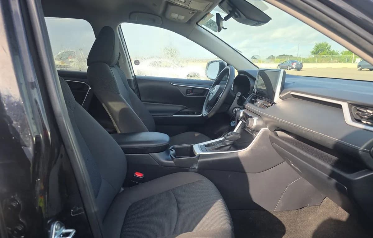 2025 TOYOTA RAV4 LE 5
