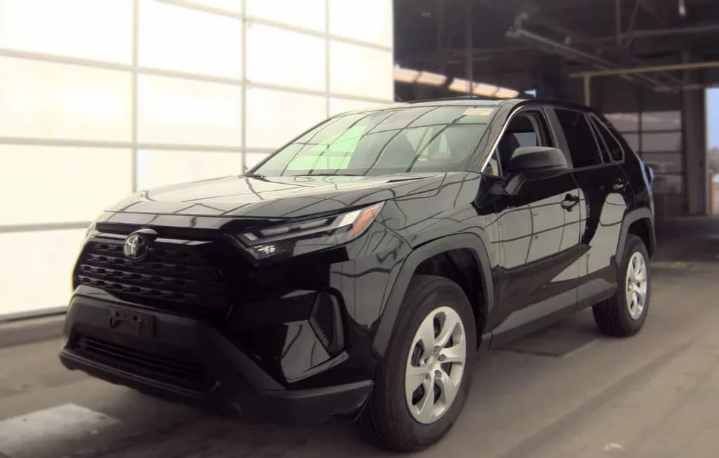 2025 TOYOTA RAV4 LE