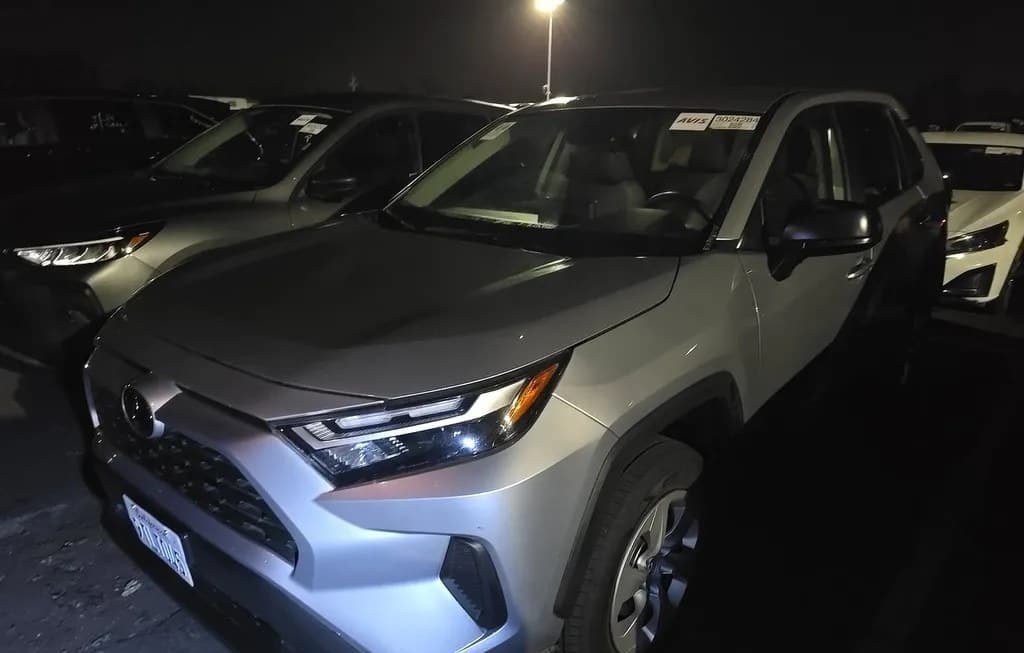 2025 TOYOTA RAV4 LE