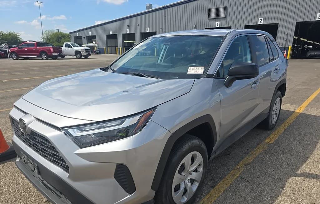 2025 TOYOTA RAV4 LE