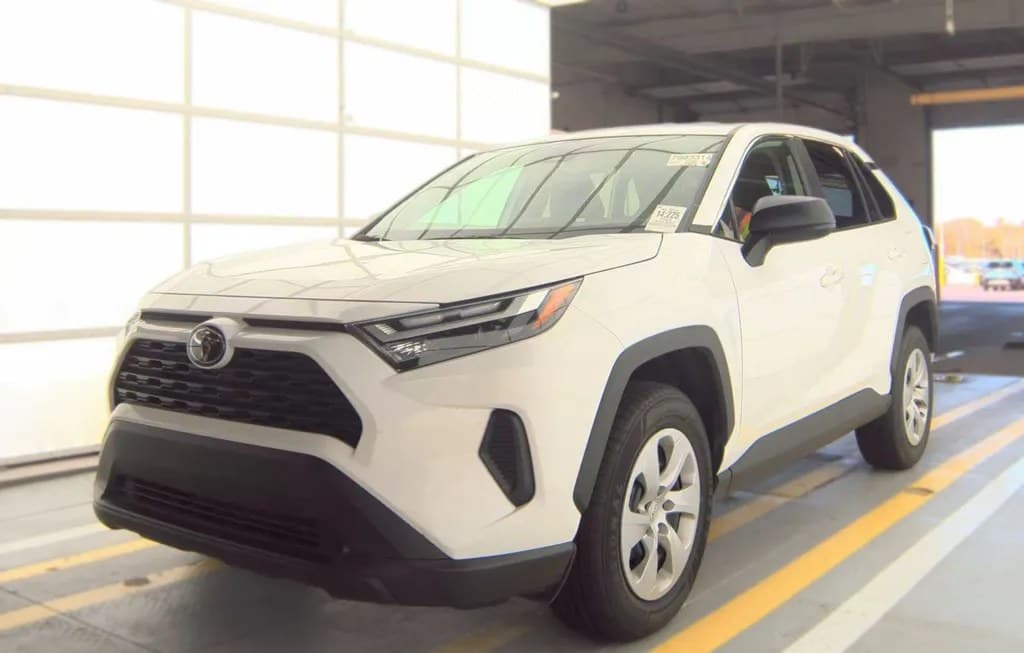 2025 TOYOTA RAV4 LE