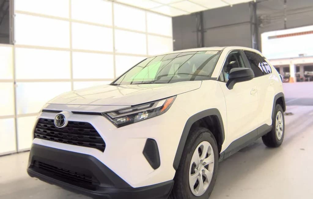2025 TOYOTA RAV4 LE