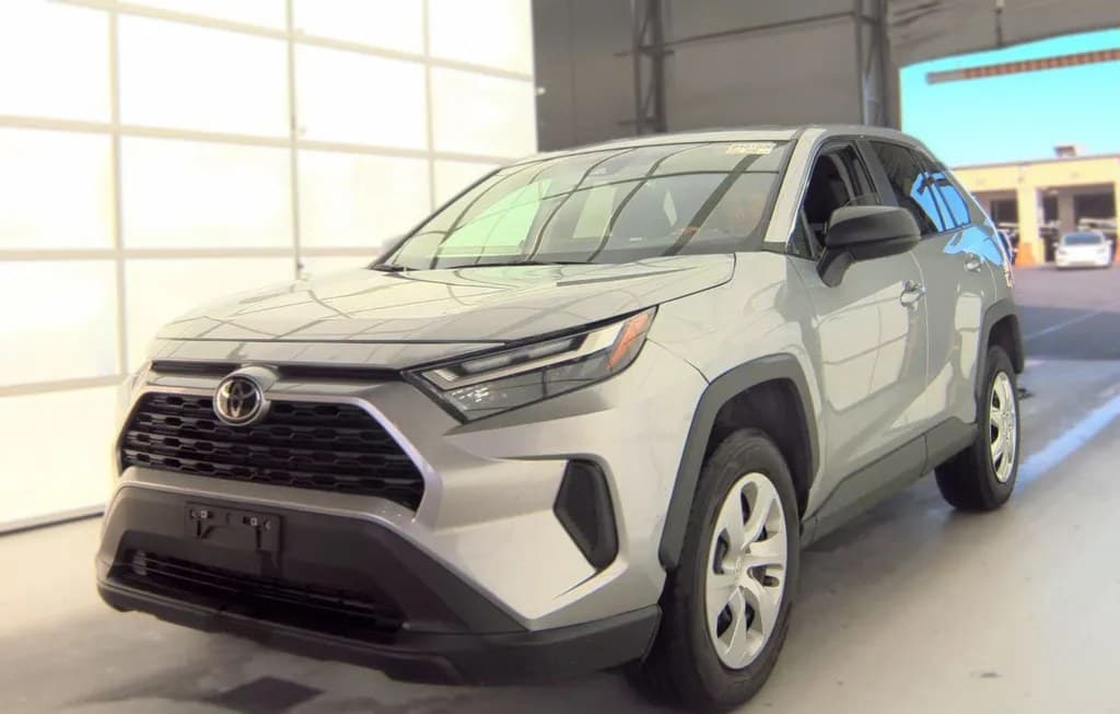 2025 TOYOTA RAV4 LE