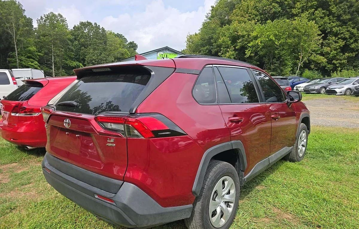 2021 TOYOTA RAV4 LE 4