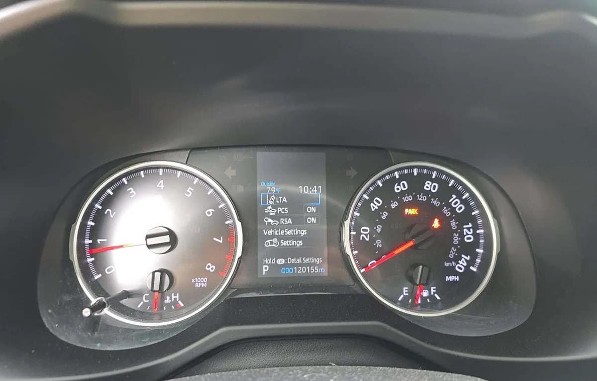2021 TOYOTA RAV4 LE 6