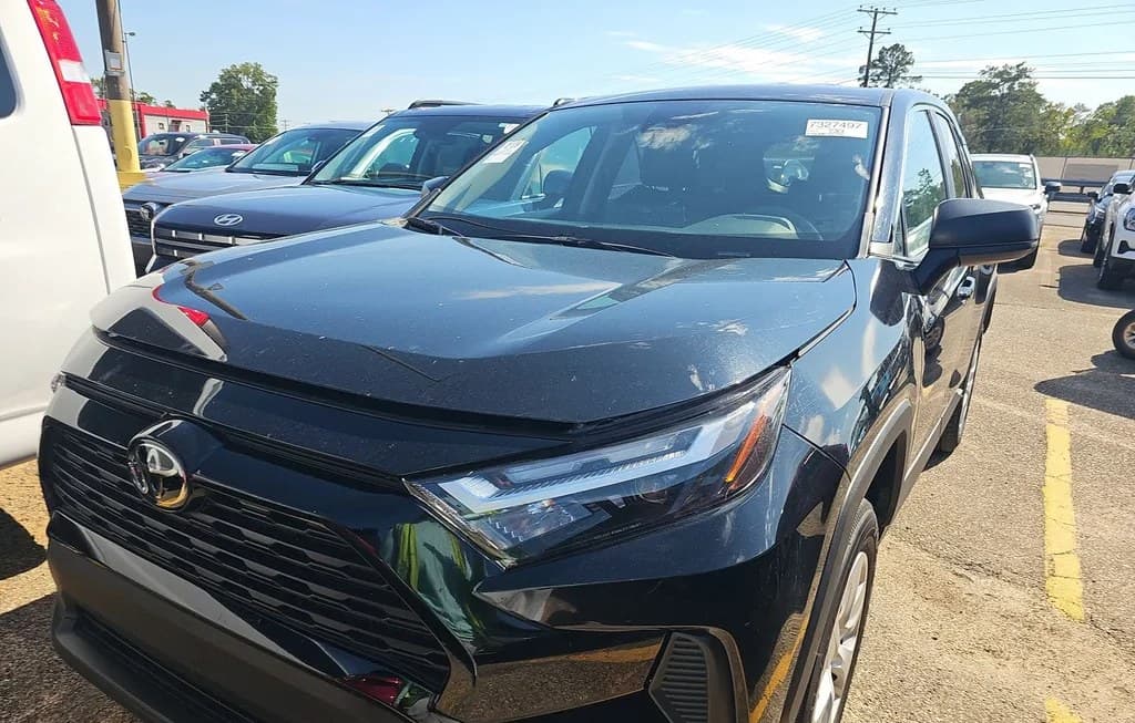 2025 TOYOTA RAV4 LE