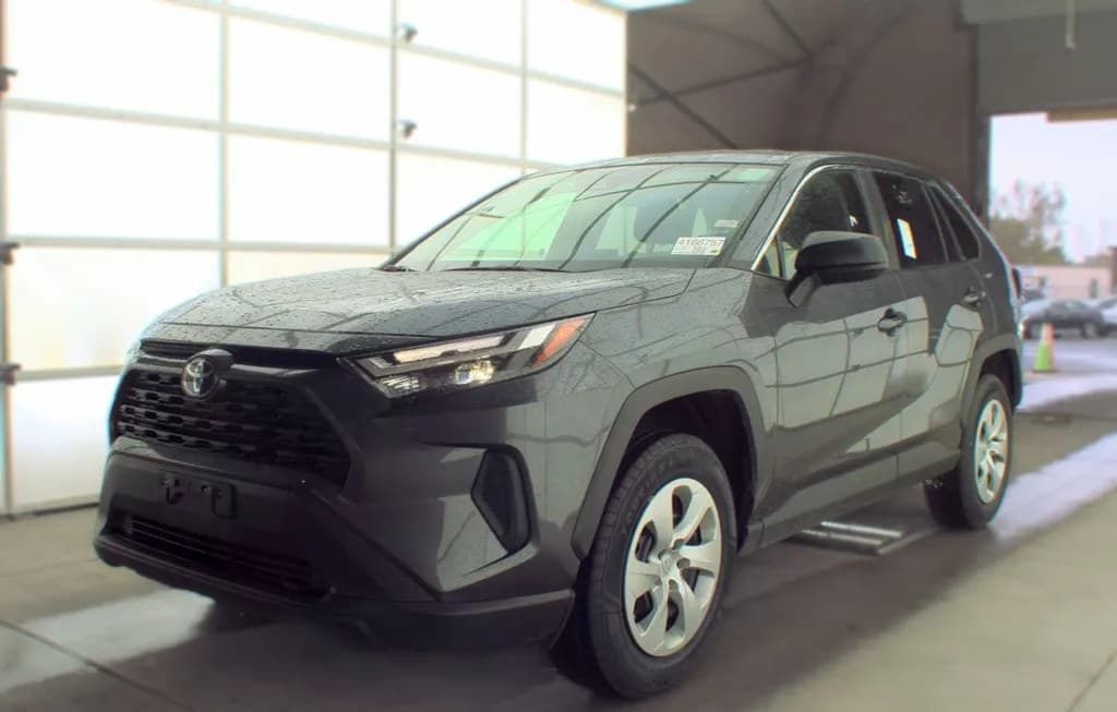 2025 TOYOTA RAV4 LE