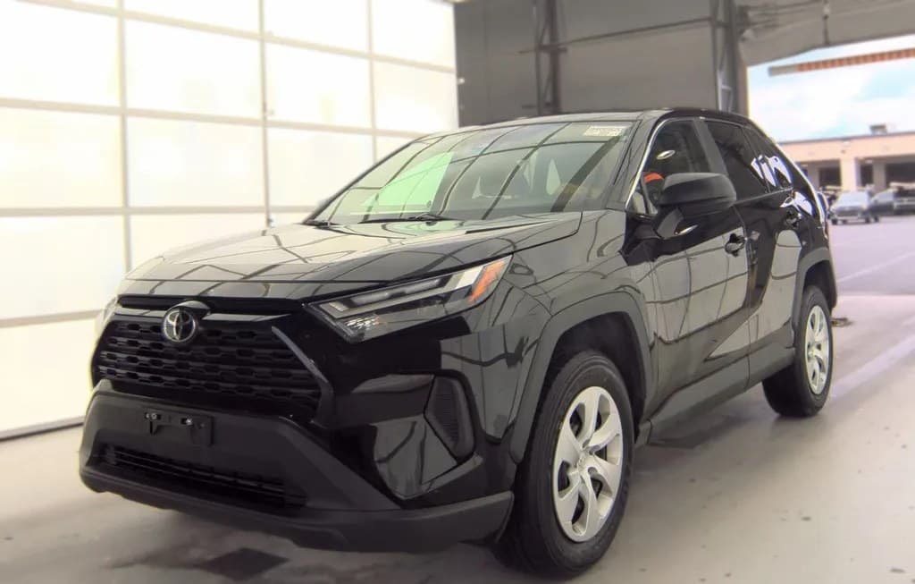 2025 TOYOTA RAV4 LE
