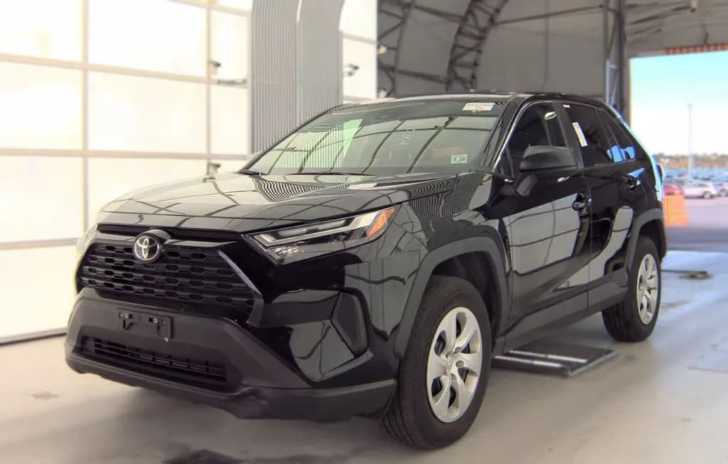 2025 TOYOTA RAV4 LE