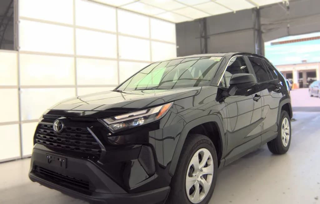 2025 TOYOTA RAV4 LE