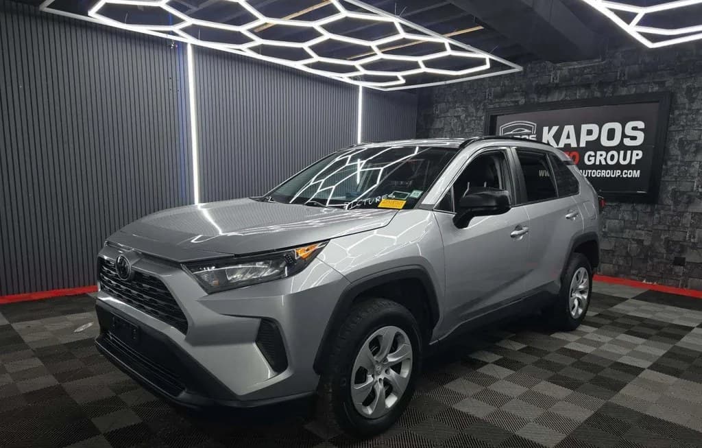 2020 TOYOTA RAV4 LE