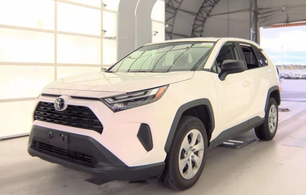 2025 TOYOTA RAV4 LE