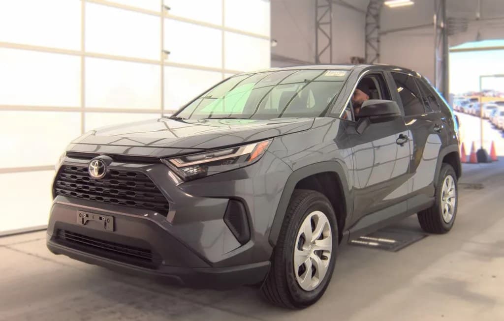 2025 TOYOTA RAV4 LE