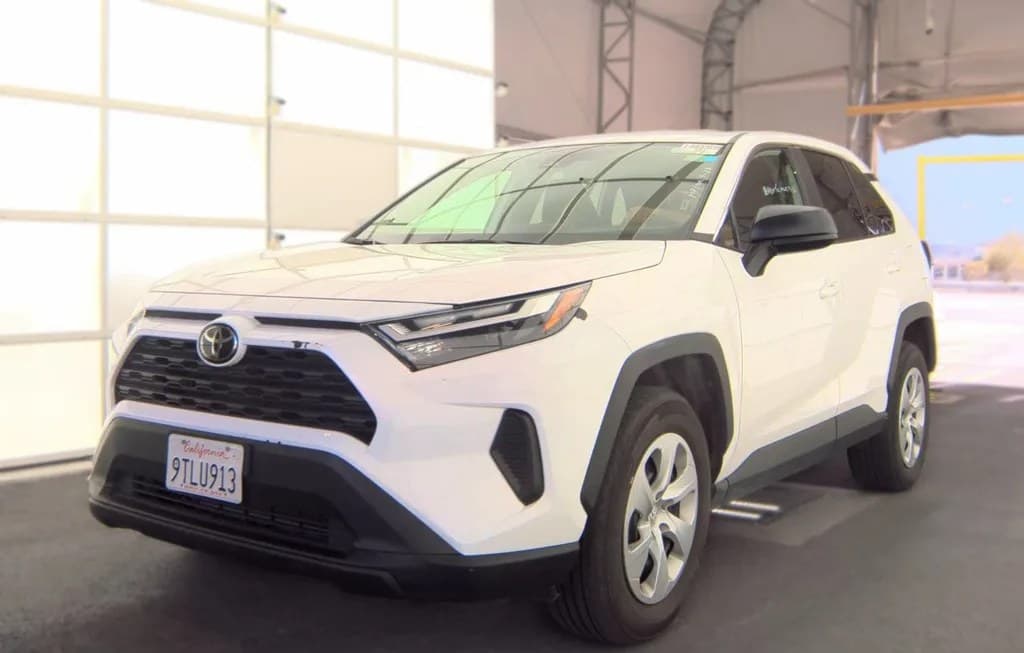 2025 TOYOTA RAV4 LE