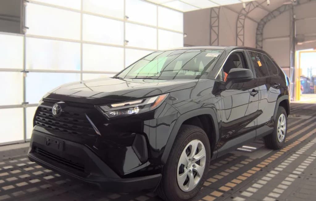 2025 TOYOTA RAV4 LE