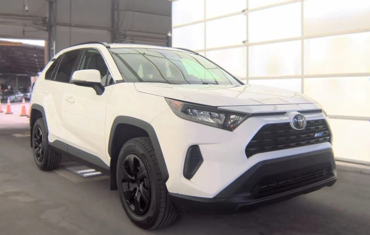 2019 TOYOTA RAV4 LE 4